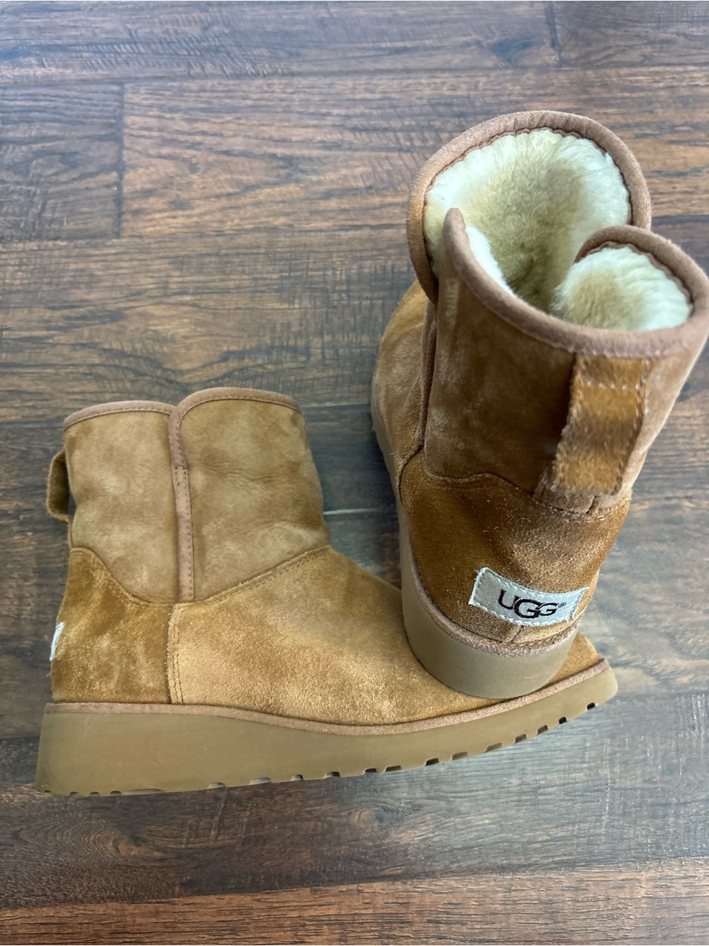 UGG Kristin Wedge Boots Chestnut Suede 8